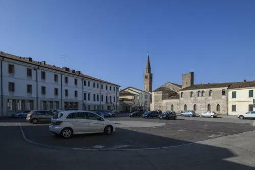 Piazza della Motta dettaglio