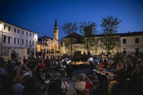 Piazza della Motta dettaglio 2