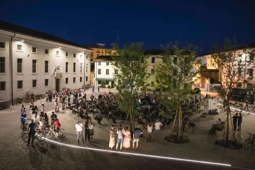 Piazza della Motta dettaglio 4
